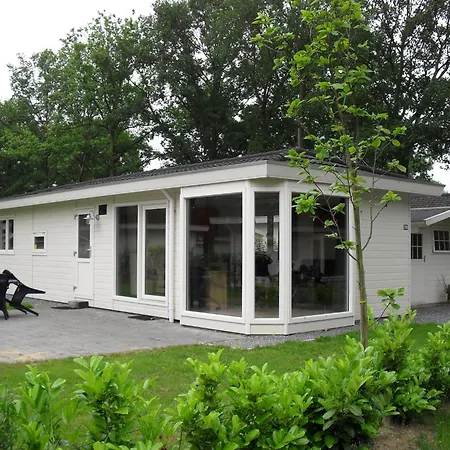 Chalet Detached With Dishwasher